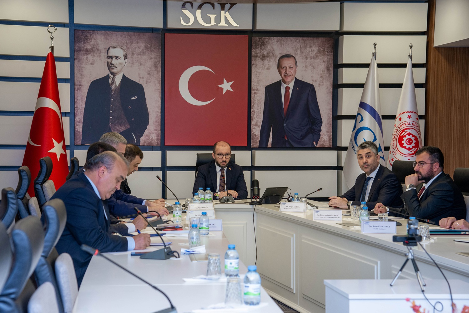 SGK Başkanı Elitaş, İl Müdürleriyle Çevrim İçi Toplantı Yaptı